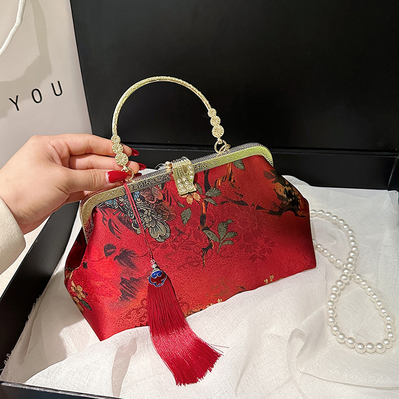 Стильные сумки на плечо с выши – обзор и цена Embroidery Ideas For Bags