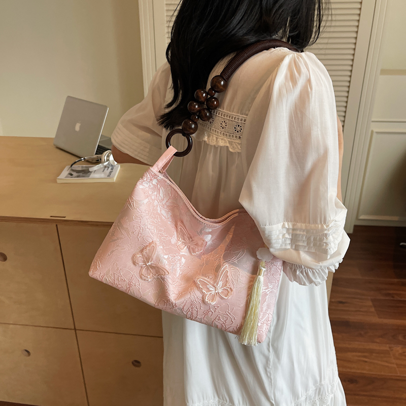 Новая элегантная женская сумка – обзор и цена Embroidery Ideas For Bags
