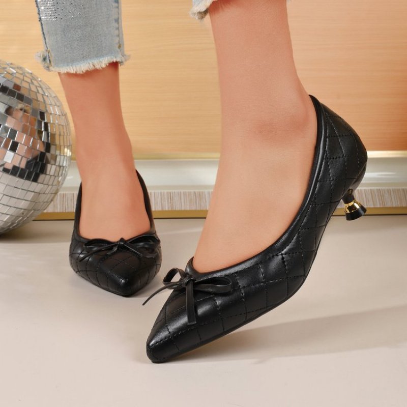 Винтажные женские туфли-лодочк – обзор и цена Embroidery Flat Shoes
